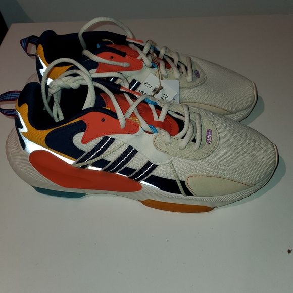 Adidas sneakers - Picture 1 of 4